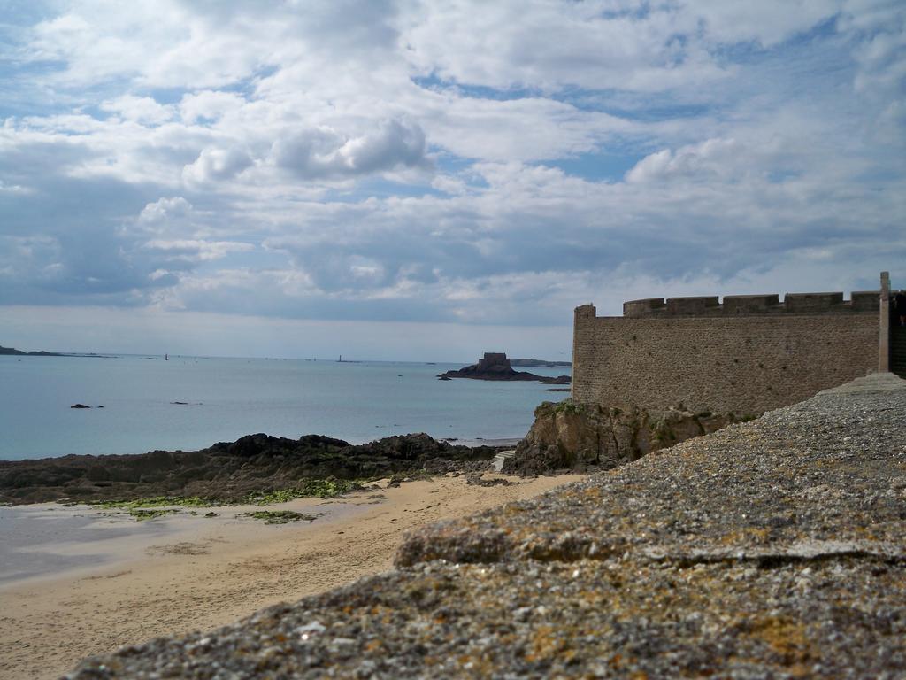 Gite De La Caminais Pleurtuit Ruang foto